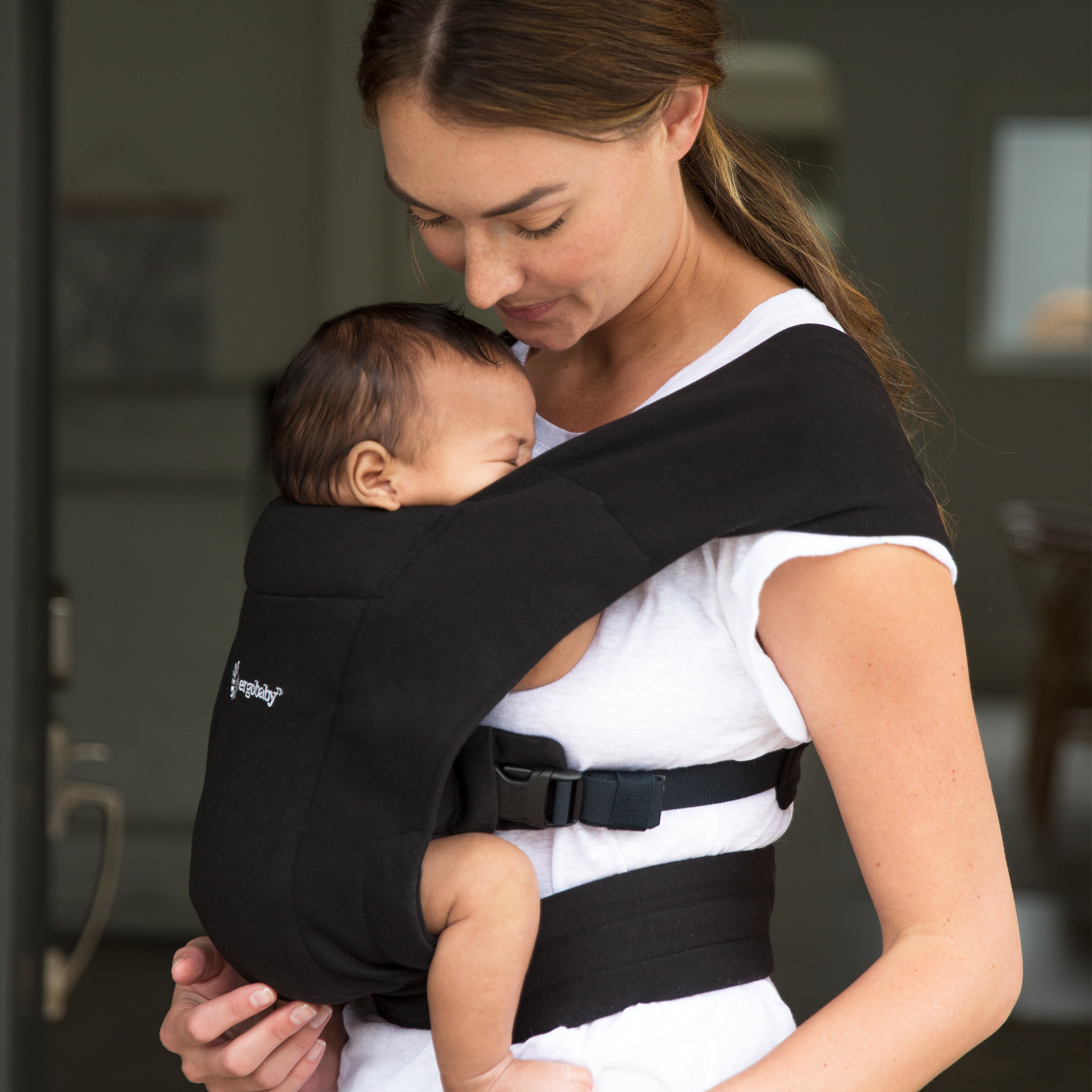 Embrace ergobaby best sale